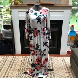 Beautiful floral quarter sleeve maxi dress